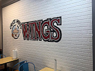 Crazy Mike's Wings inside